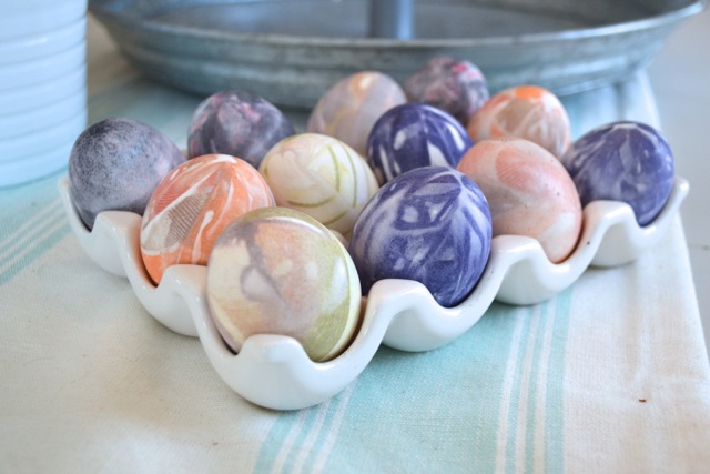 silk dyed eggs