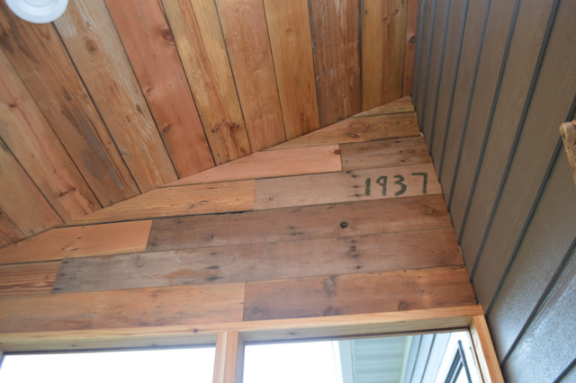DIY screened porch with cedar and barnwood13
