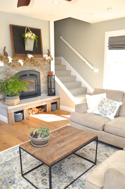 An easy spring mantel and living room tour