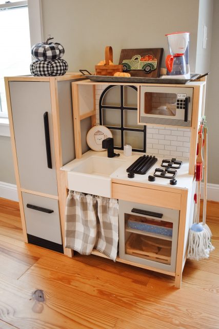 Styllish play kitchens can fit in with your existing decor.